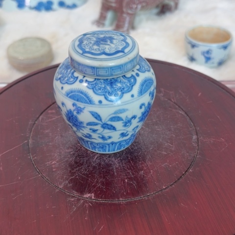 快**哥一个青花缠枝花卉小天字罐