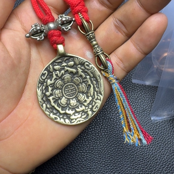 是***吖泥塑藏式风格九宫格..