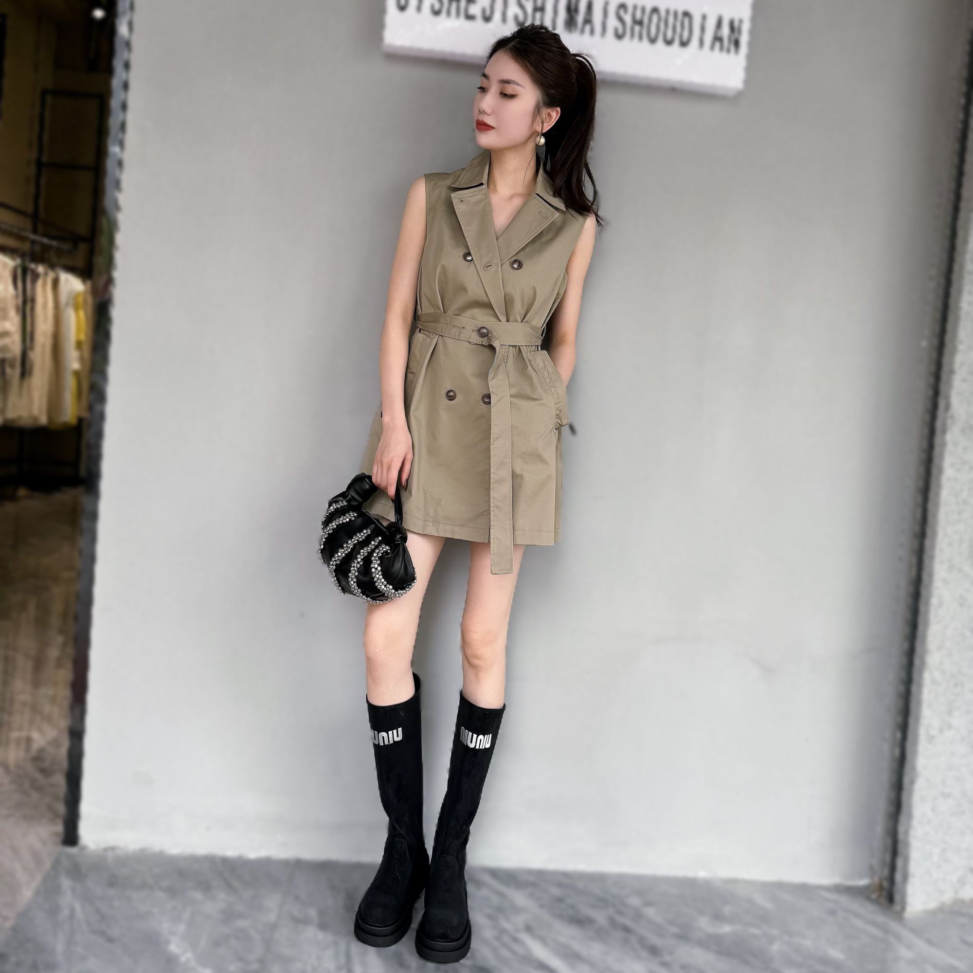 【俊英】早秋收腰双排扣风衣连衣裙女高级感气质显瘦工装短裙子