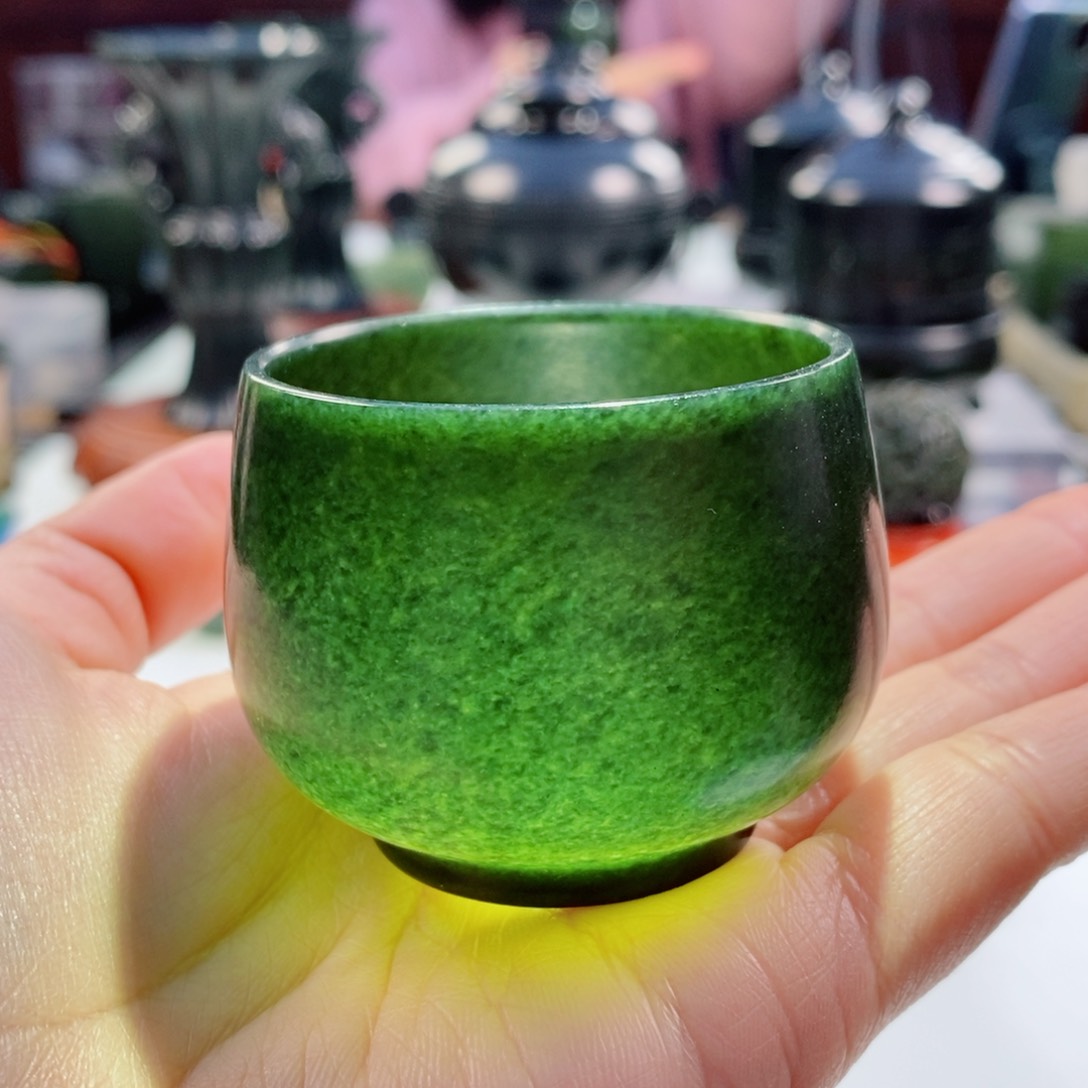 和田玉（青玉）摆件未镶嵌微瑕