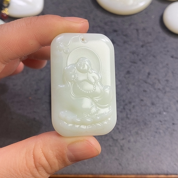 *****和田玉未镶嵌颈饰