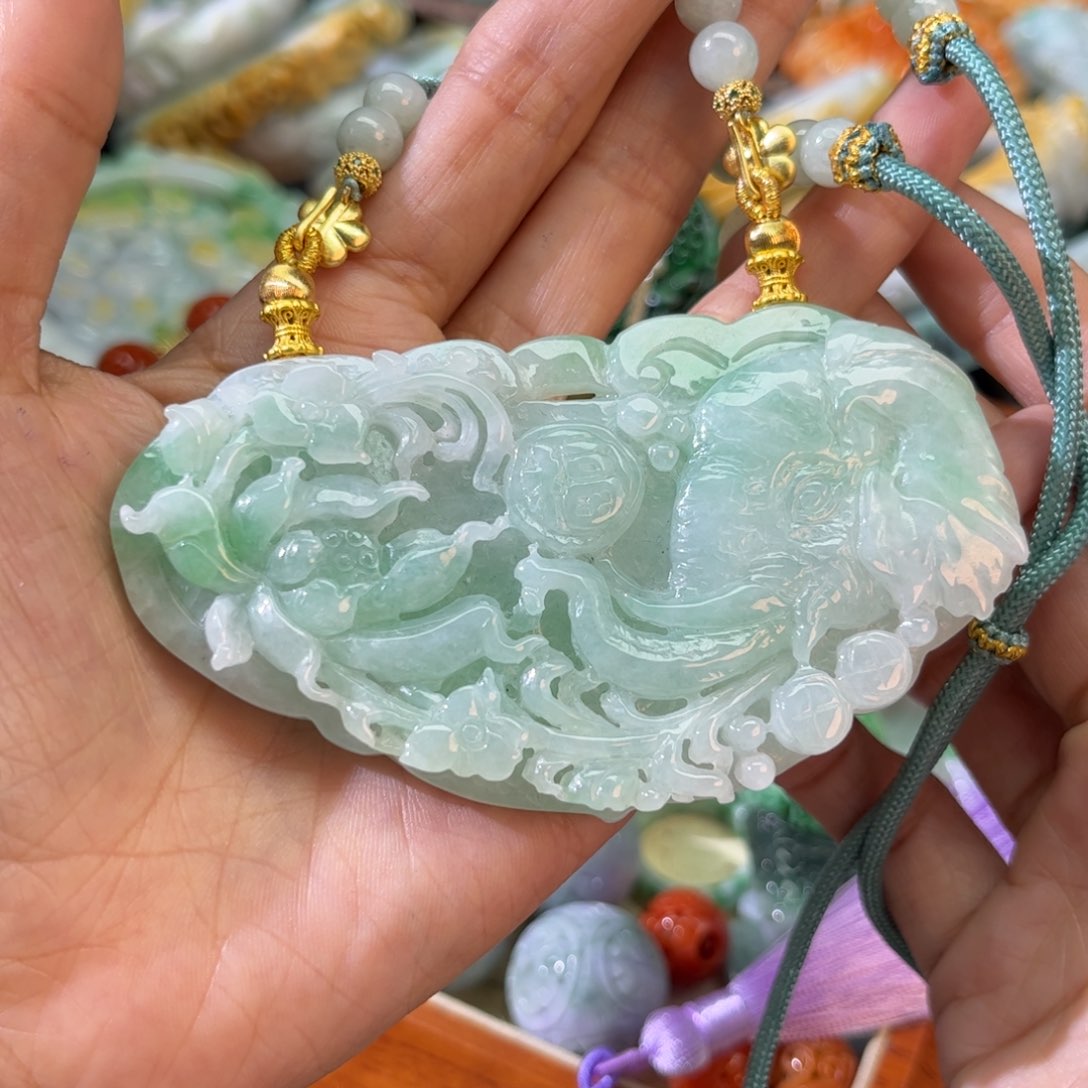 翡翠颈饰未镶嵌待编款