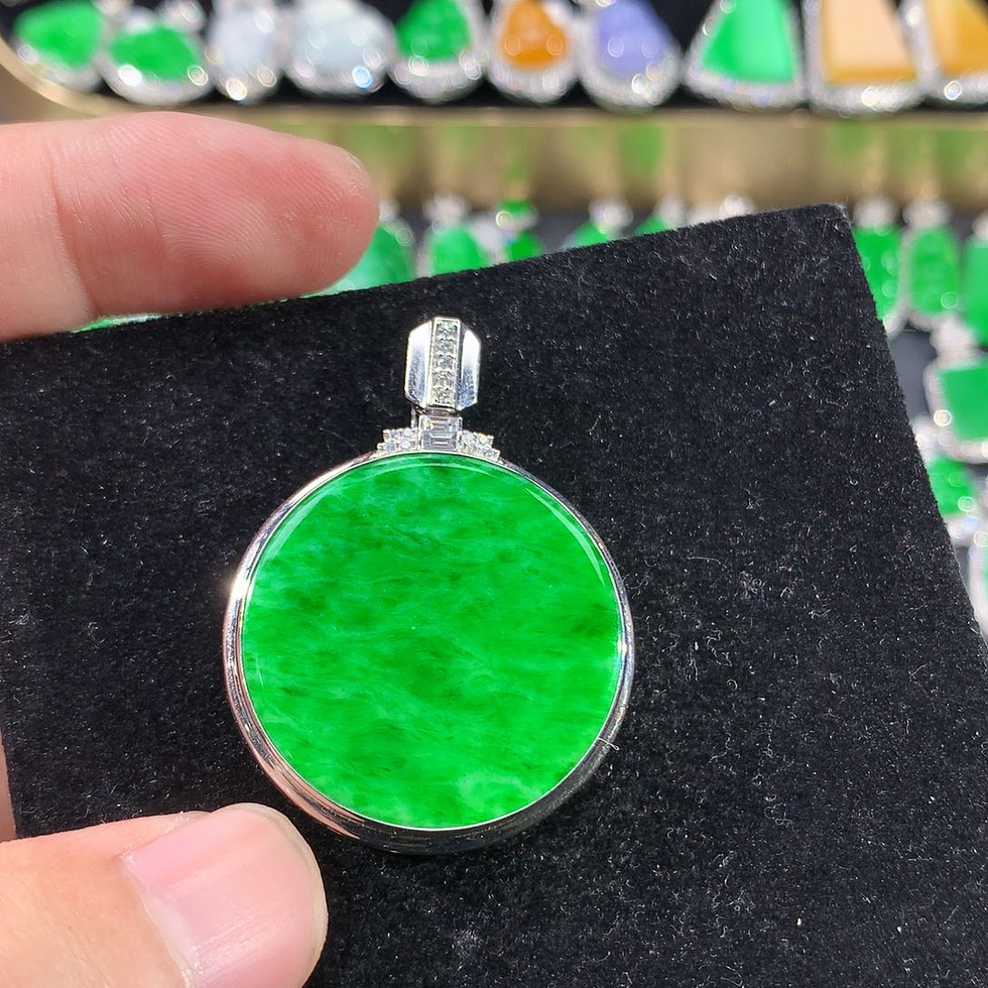 翡翠铂Pt900镶嵌颈饰