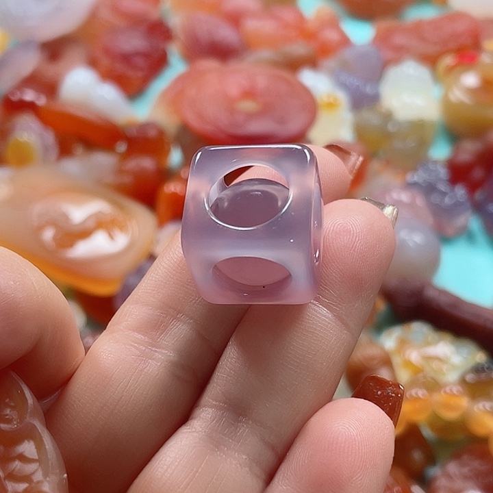 未镶嵌颈饰玛瑙/玉髓棉***?