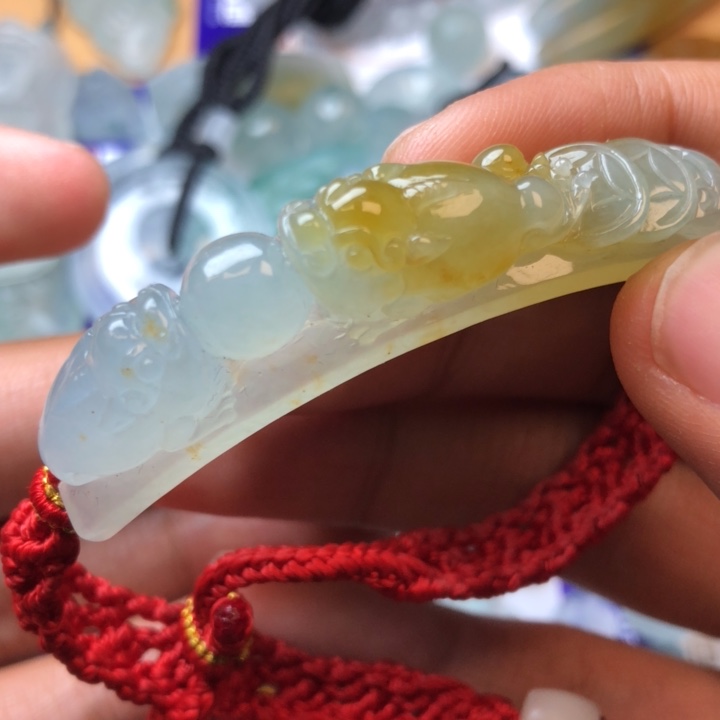 定制翡翠未镶嵌挂件