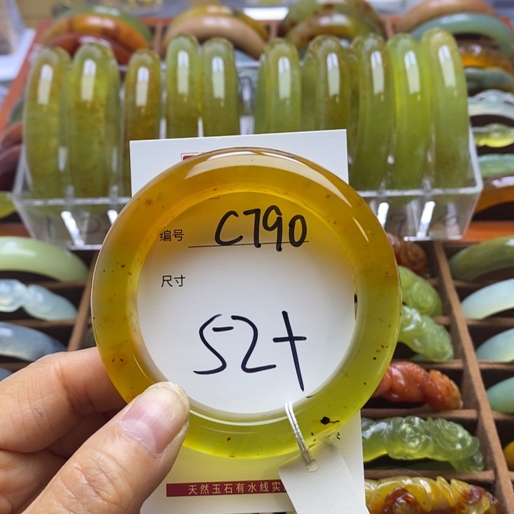 蛇纹石玉手镯未镶嵌