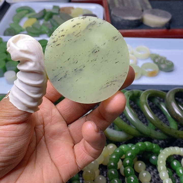 蛇纹石玉珠宝半成品未镶嵌