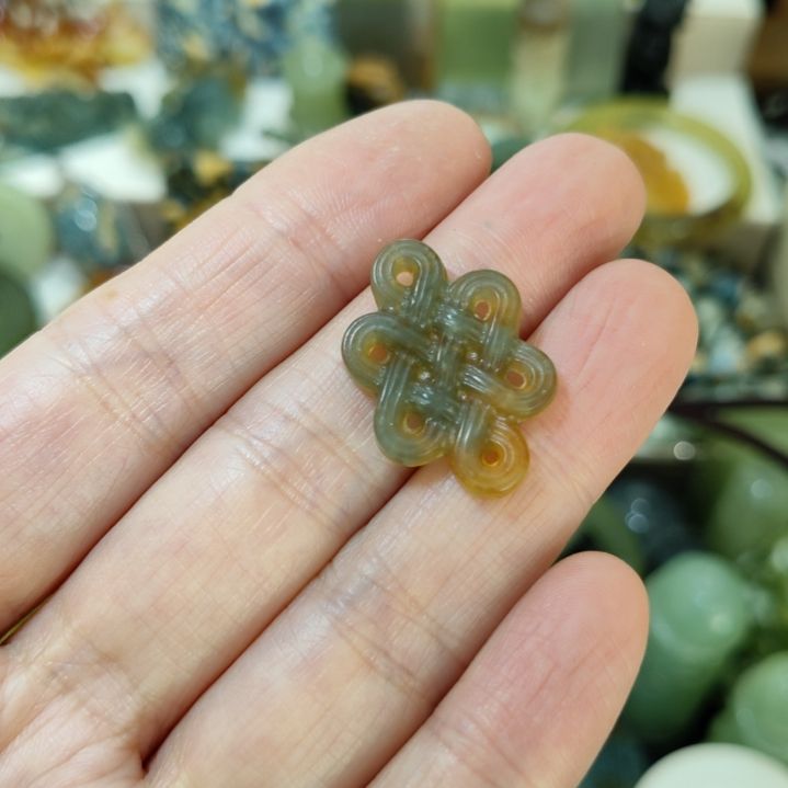 岫玉未镶嵌挂坠款式