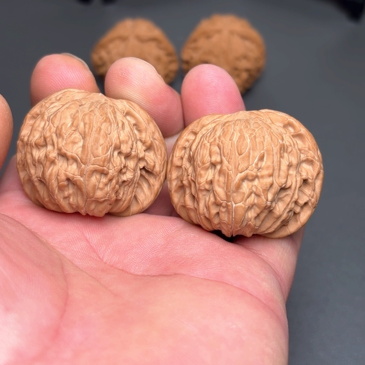 文玩核桃把件山地磨盘