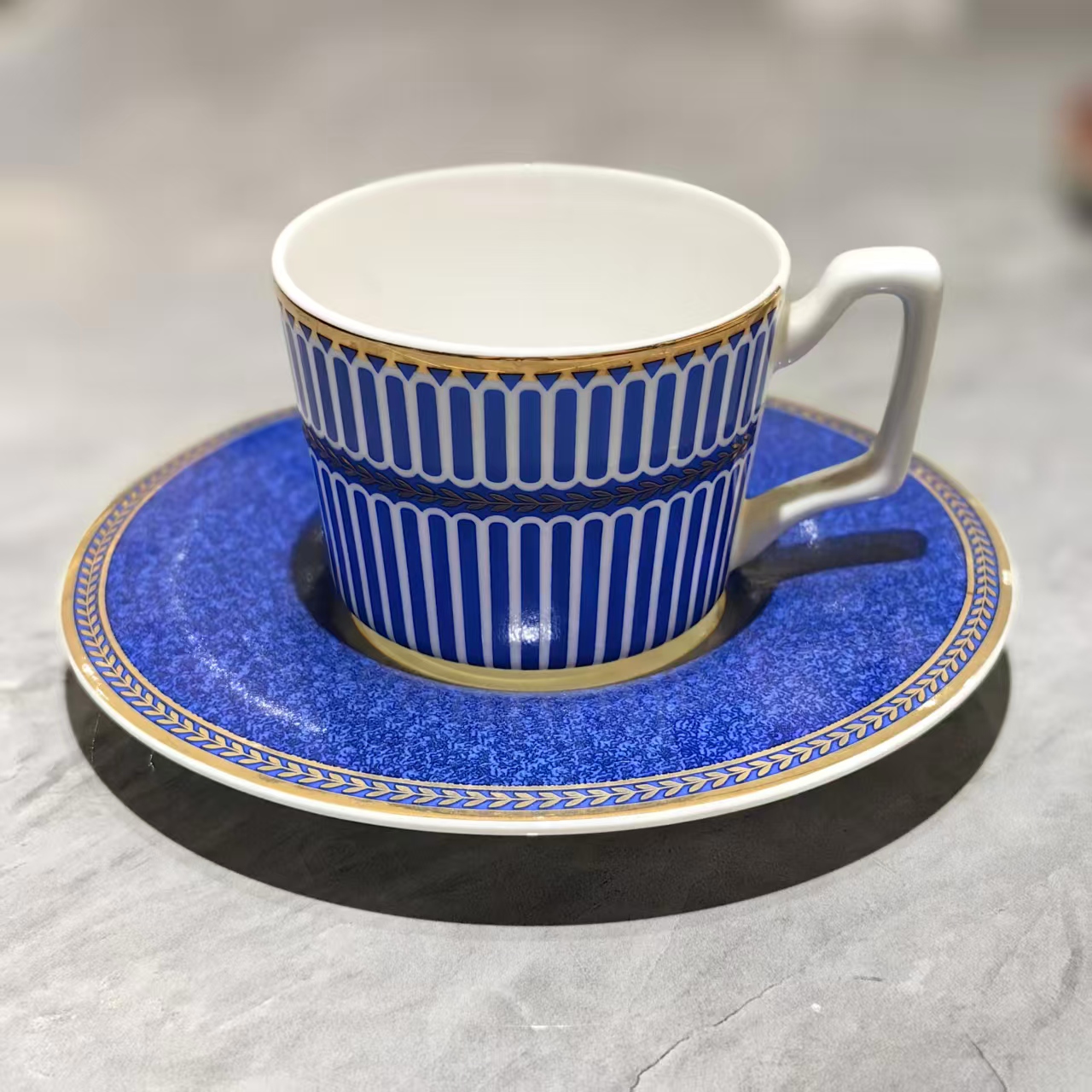 W蓝竖条咖啡杯碟