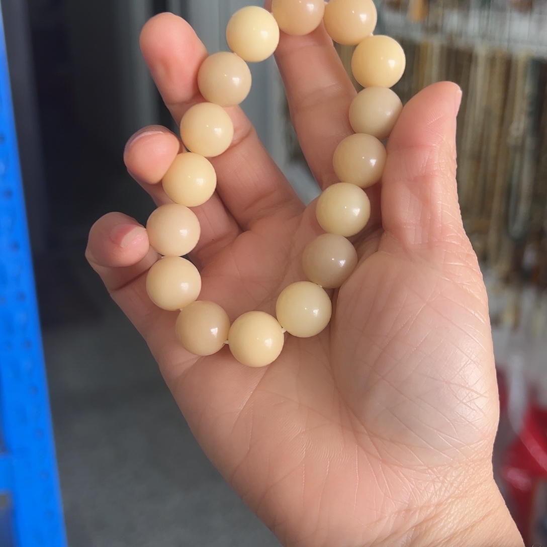 白玉菩提吊坠13卡