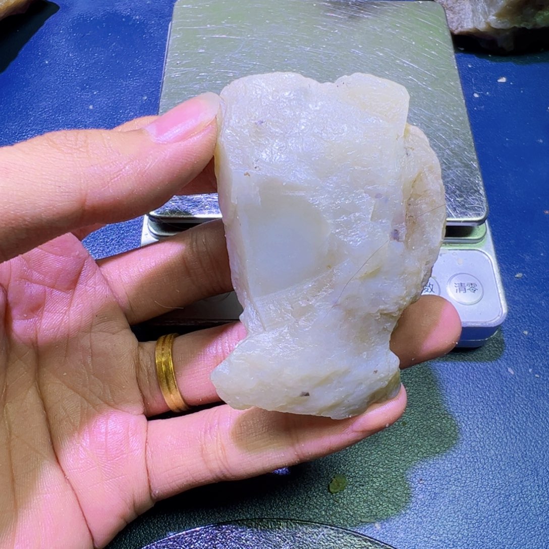 未镶嵌和田玉（糖玉）珠宝半成品