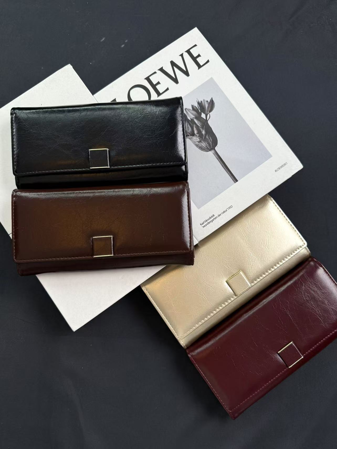 迪雅路【油蜡皮钱包】磁铁磁吸长款卡包钱夹时尚高档女士手抓纹褶皱