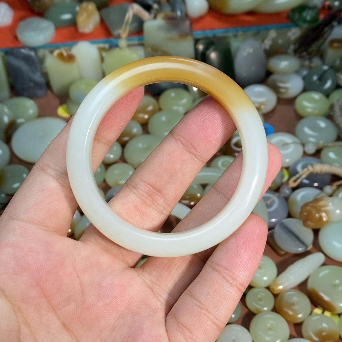欢***爱和田玉未镶嵌吊坠(不含链)