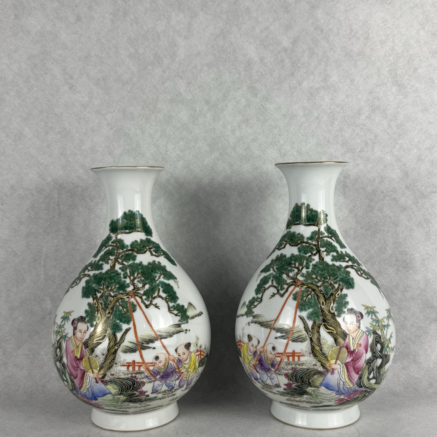 粉彩人物纹玉壶春赏瓶一对