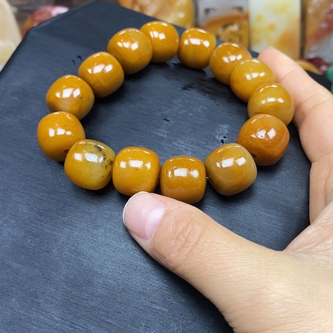 石英质玉（黄龙玉）颈饰未镶嵌