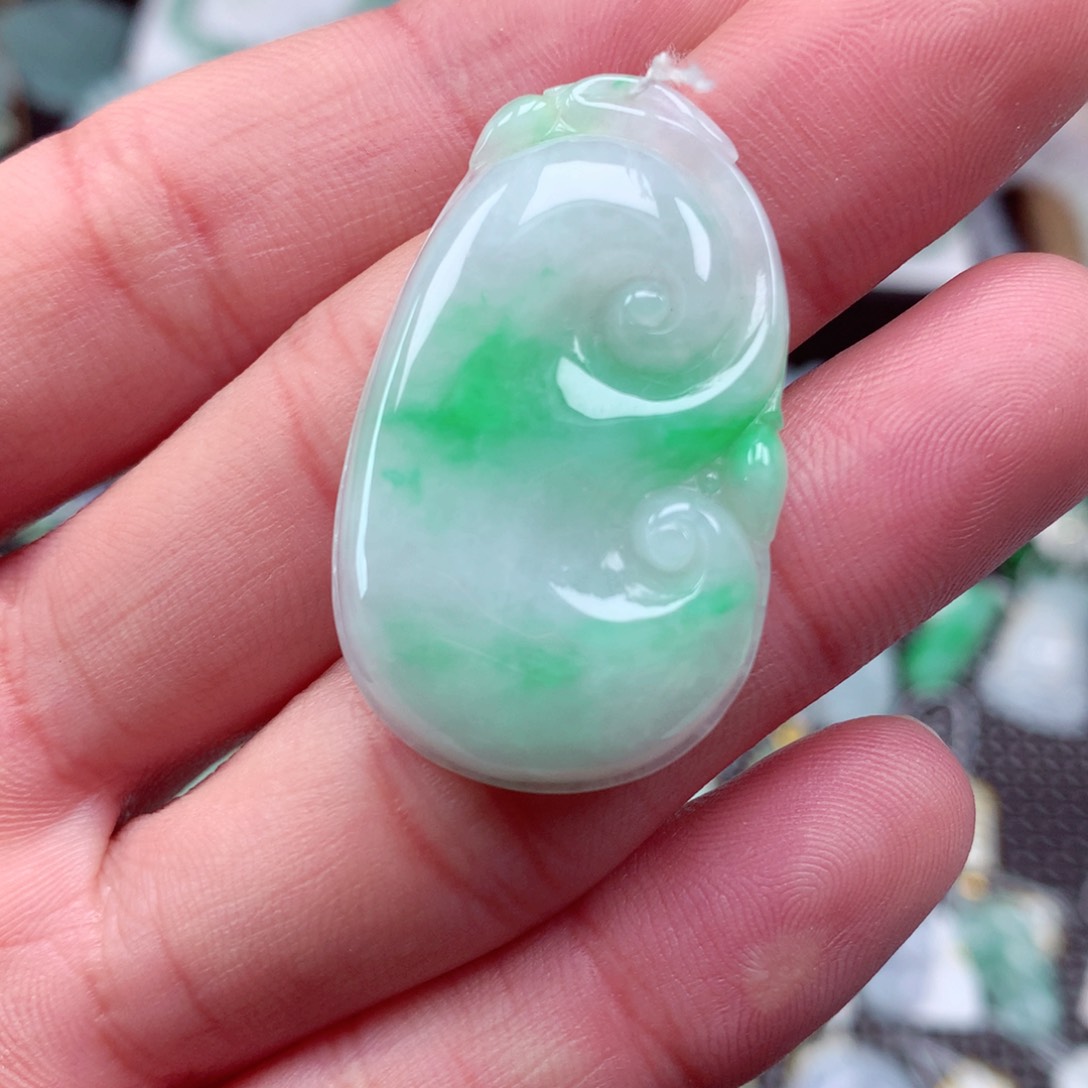 翡翠颈饰未镶嵌翡翠吊坠