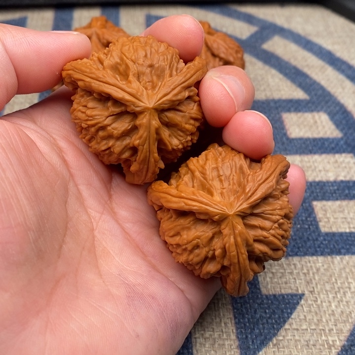 吊坠文玩核桃B*I三棱