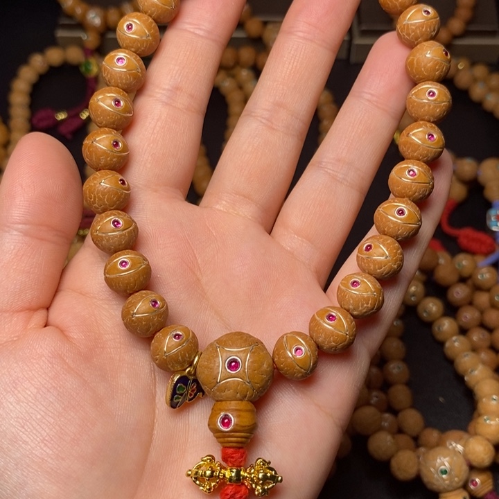 凤眼菩提手串不****手持11.6
