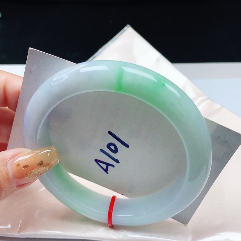 【闪购商品】翡翠手镯未镶嵌 正圈60