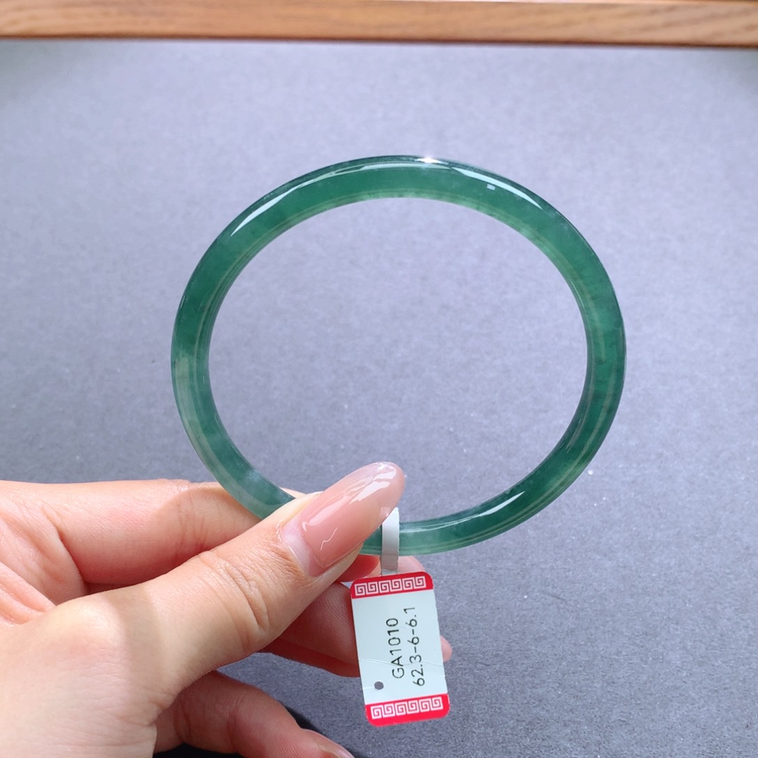 翡翠手镯未镶嵌天然翡翠叮当镯