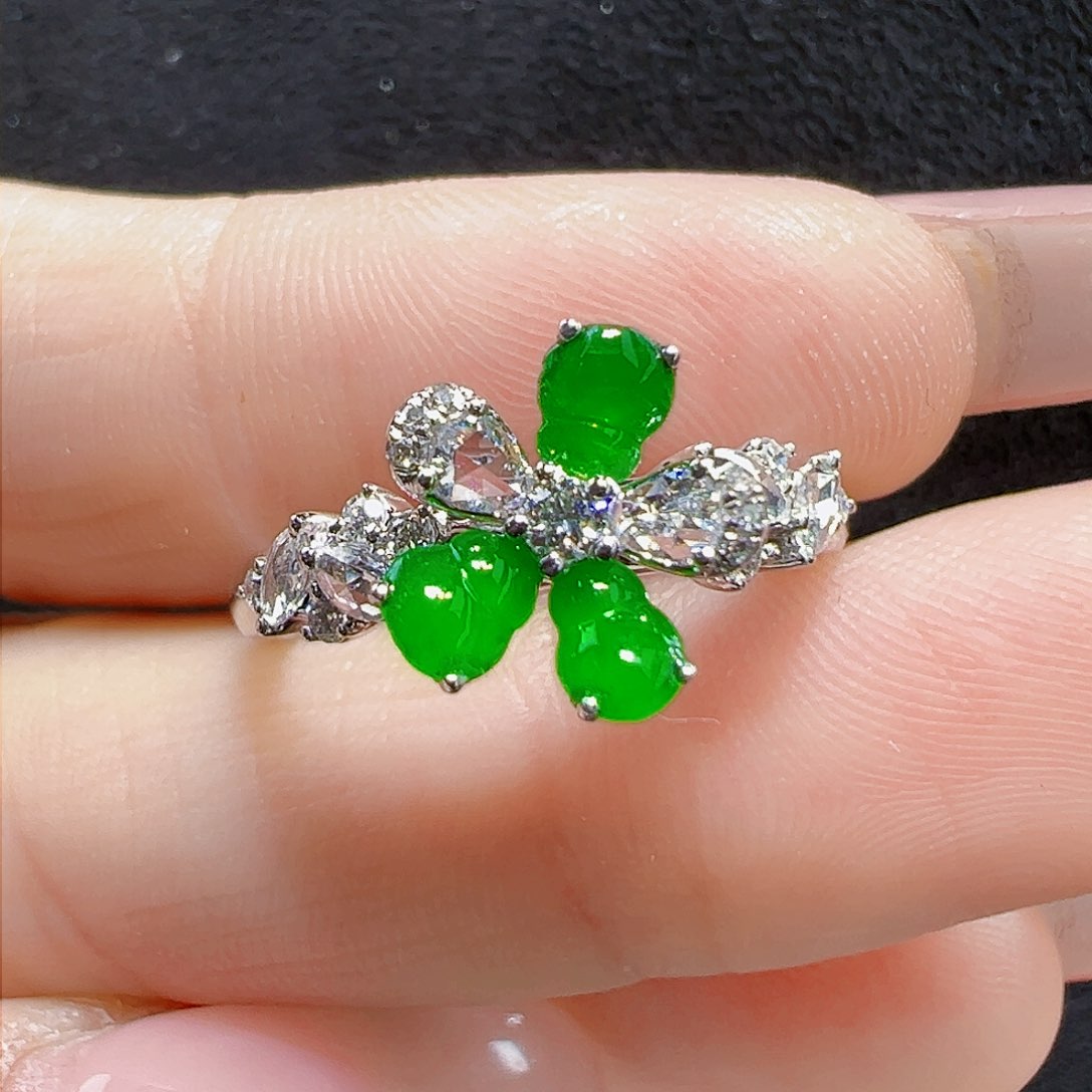 翡翠戒指18K金镶嵌戒指