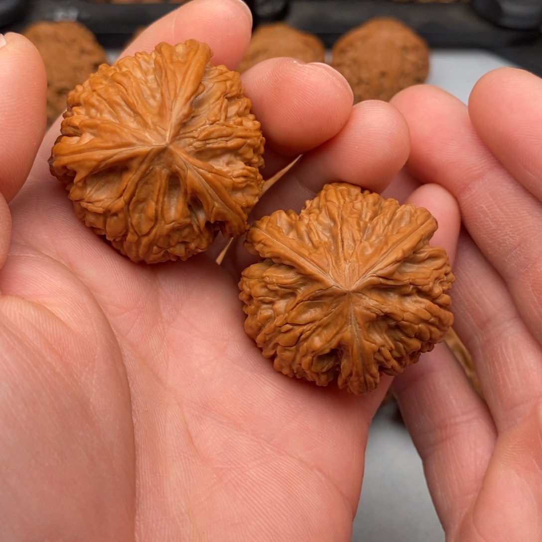 文玩核桃把件欧*O40三棱