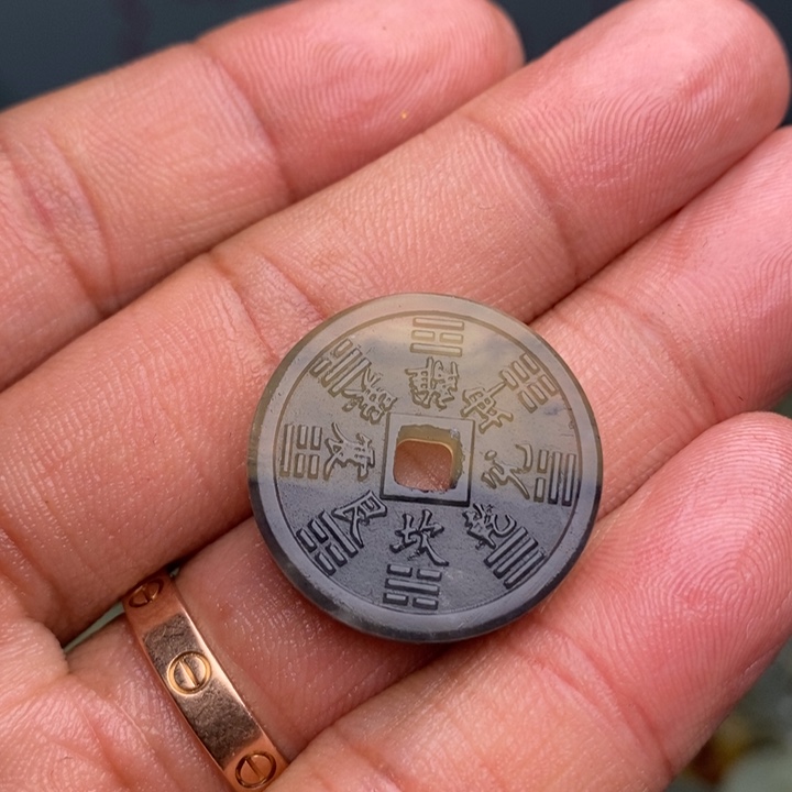 蛇纹石玉颈饰合金48