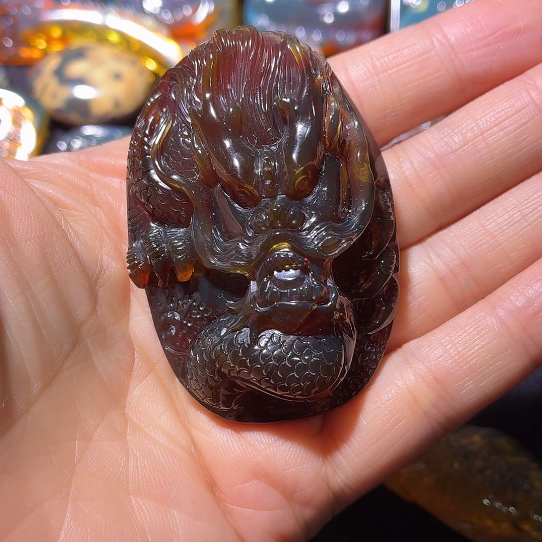 未镶嵌颈饰琥珀执**?吊