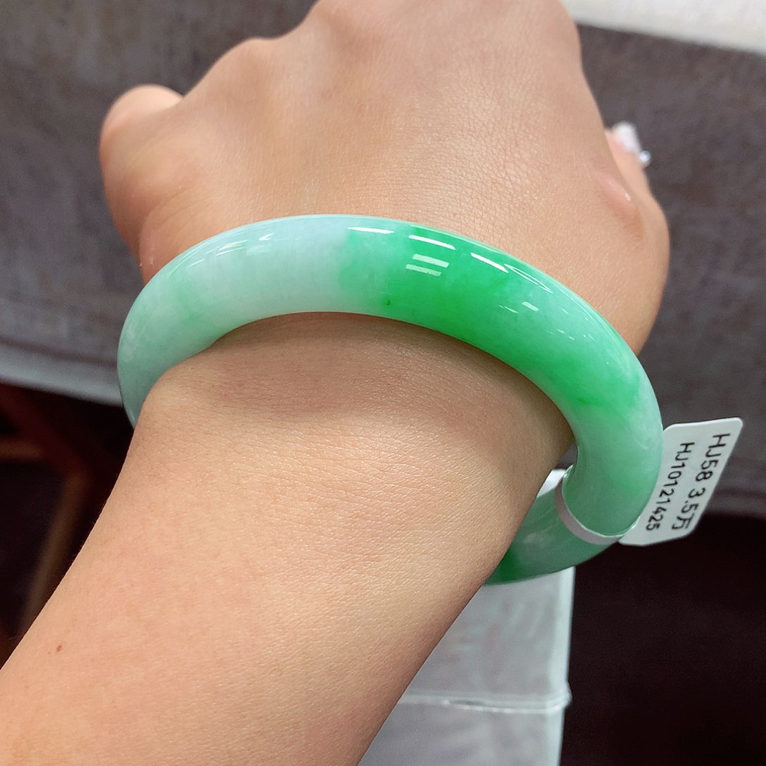 翡翠手镯（圆镯）未镶嵌（72号）66