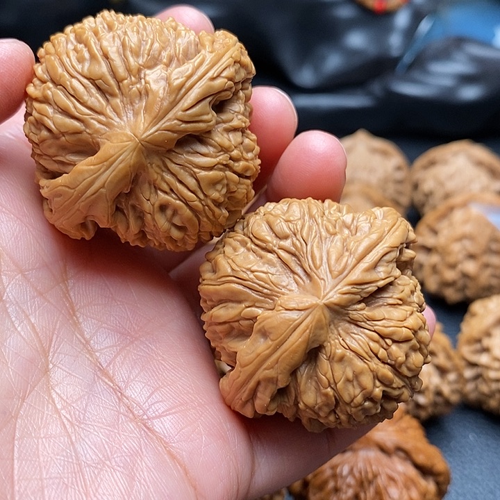 文玩核桃吊坠粗筋球疆42尺