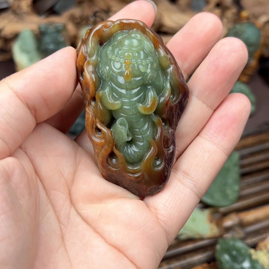 岫岩河磨玉（透闪石质玉）未镶嵌颈饰