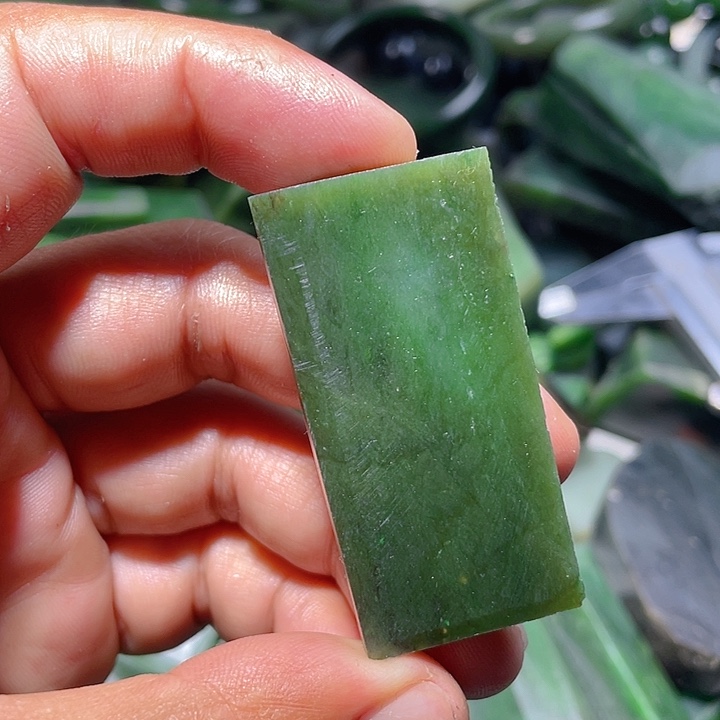 和田玉（碧玉）未镶嵌珠宝奇石