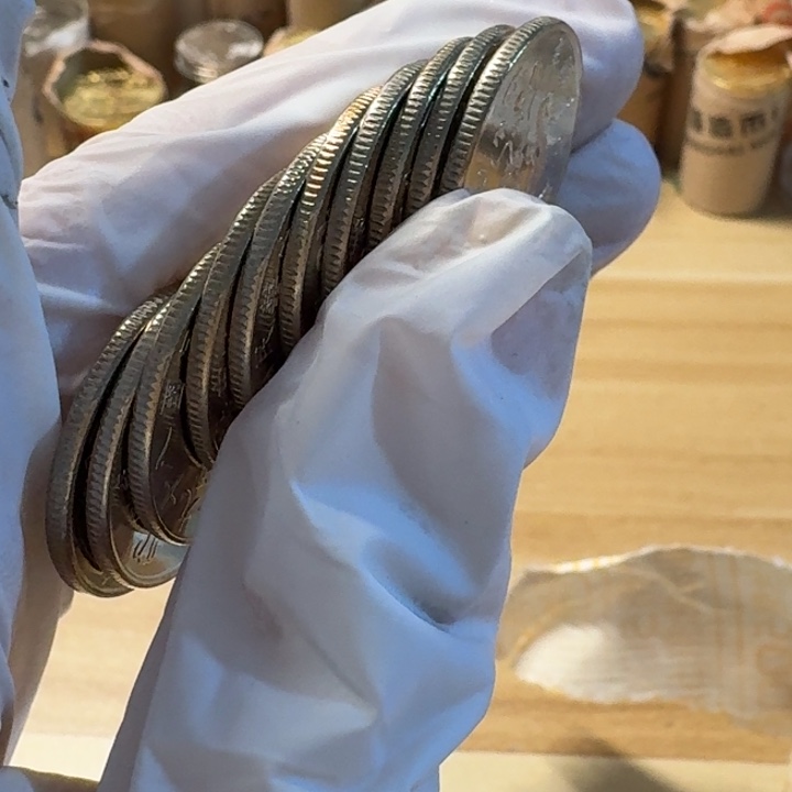 其他普通金属10枚，千禧龙币