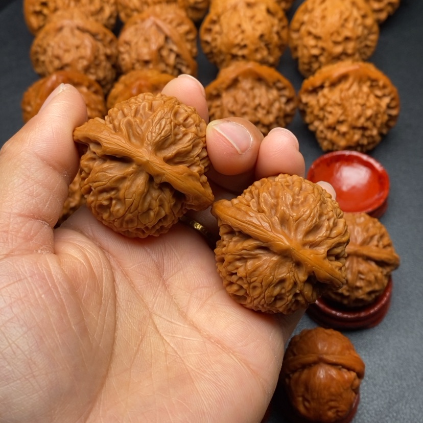 【闪购商品】文玩核桃把件41宫灯