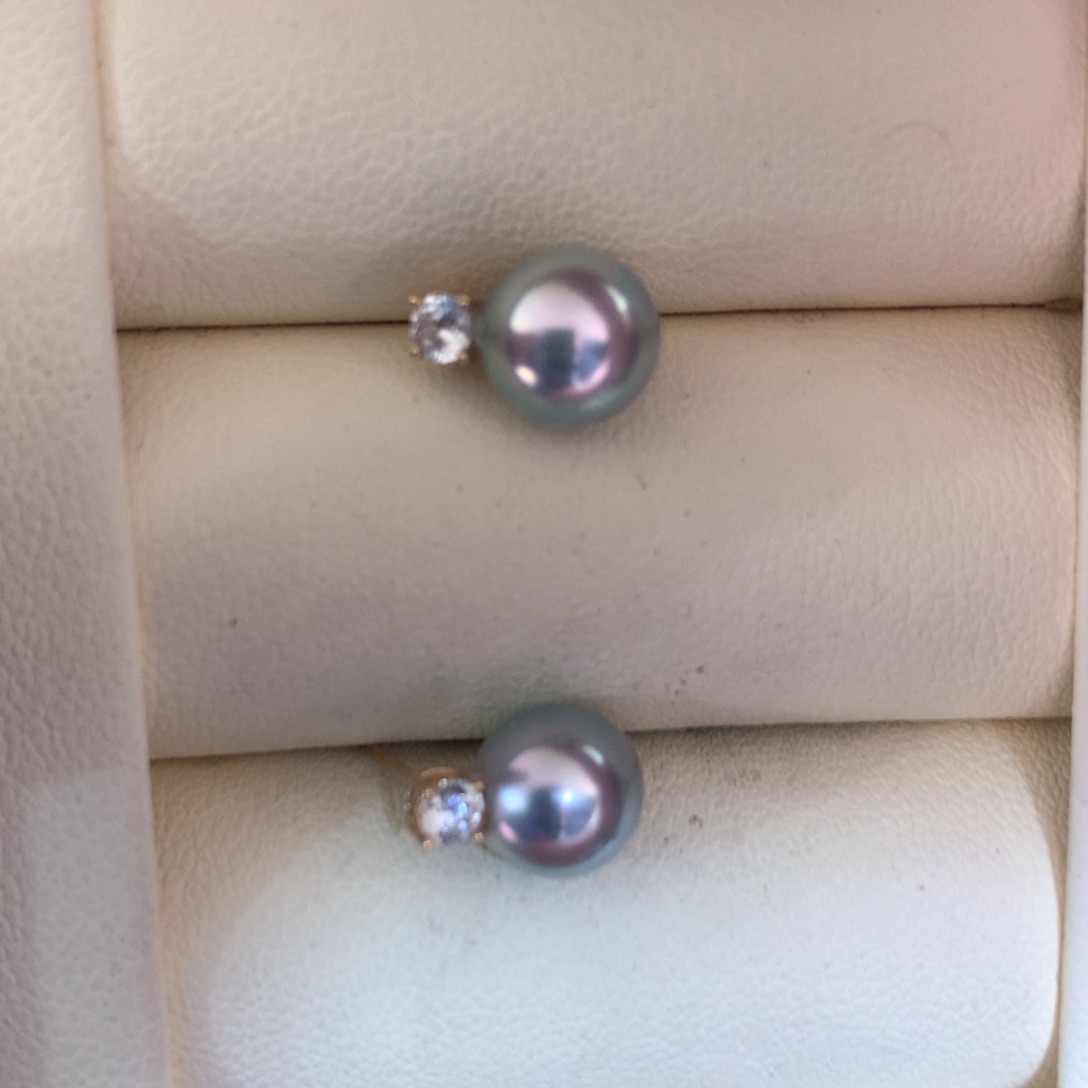 18K金镶嵌海水珍珠耳饰