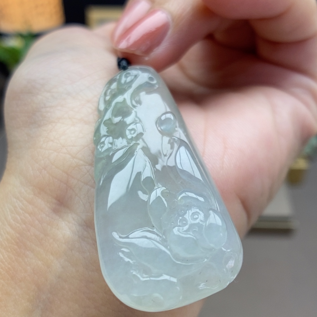 翡翠未镶嵌颈饰吊坠85