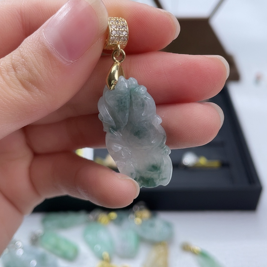 翡翠未镶嵌耳饰一物一图，以实物为准