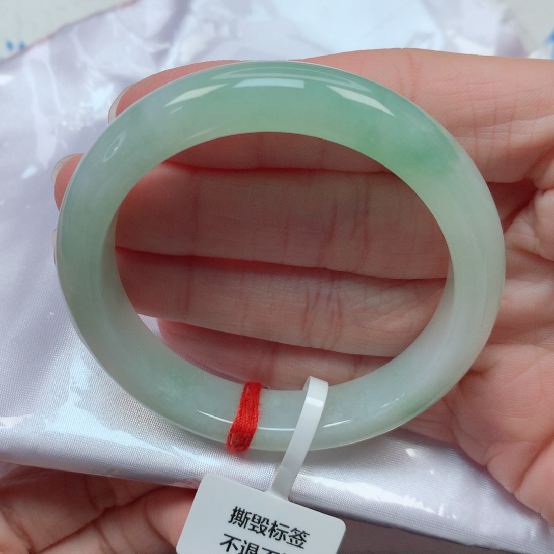 翡翠手镯未镶嵌50.8圈