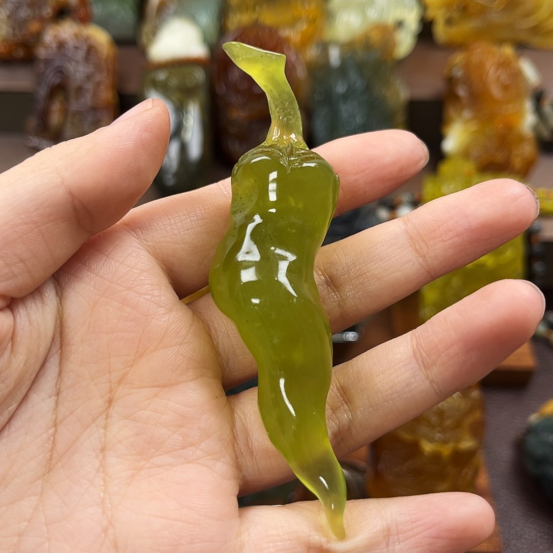 蛇纹石玉颈饰未镶嵌一**渣