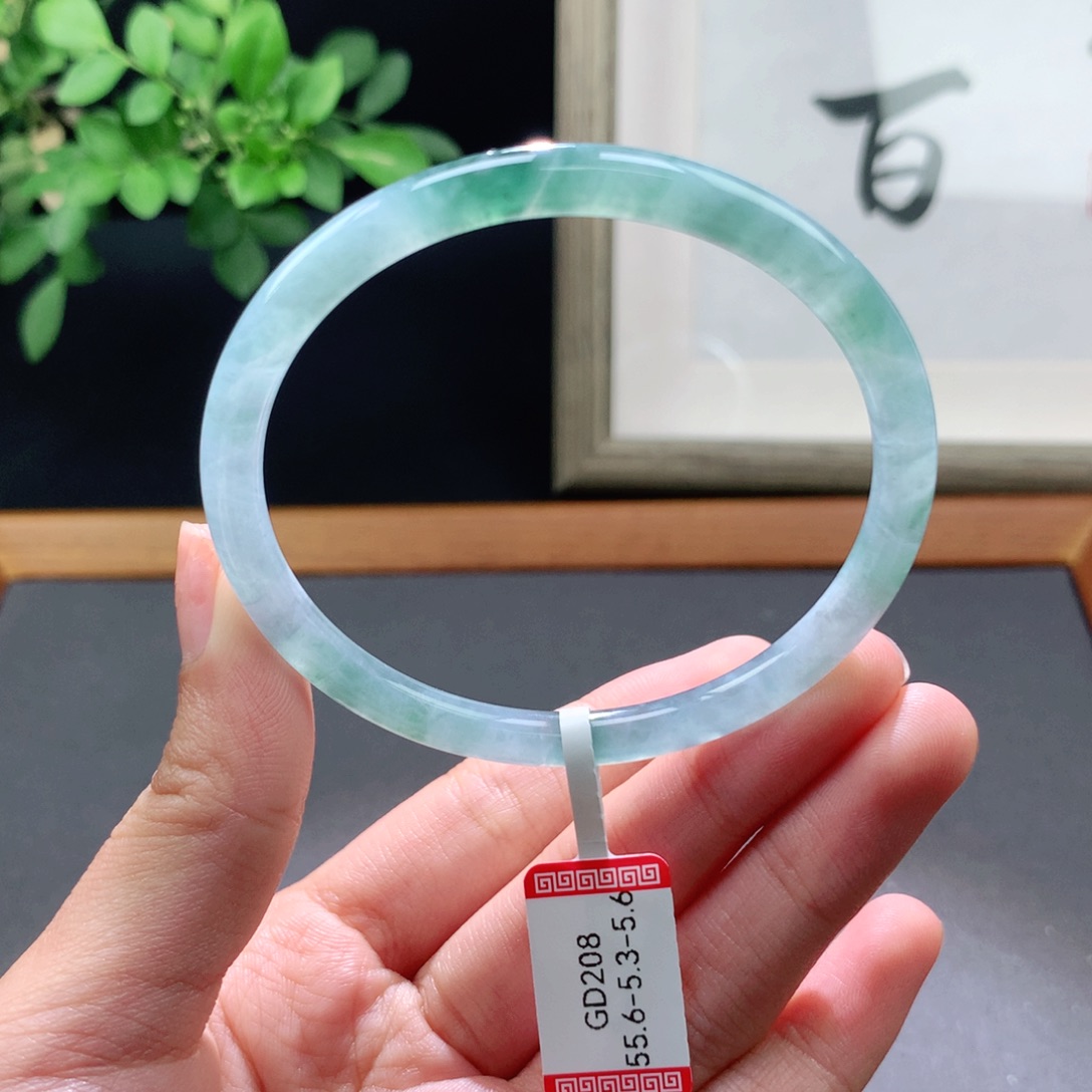 翡翠手镯未镶嵌天然翡翠手镯