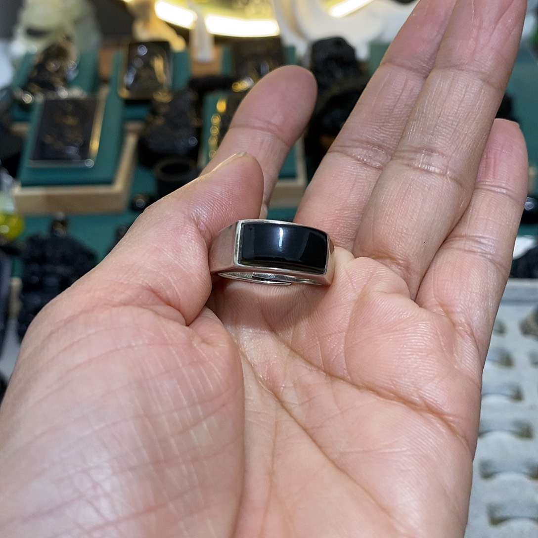 蛇纹石玉颈饰未镶嵌星*戒指