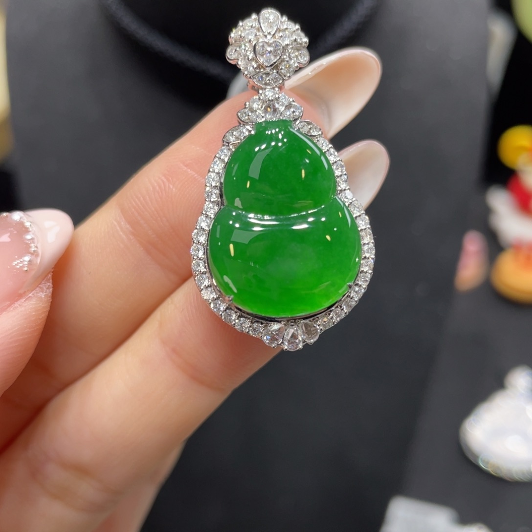 翡翠颈饰18K金镶嵌天然缅甸翡翠a货