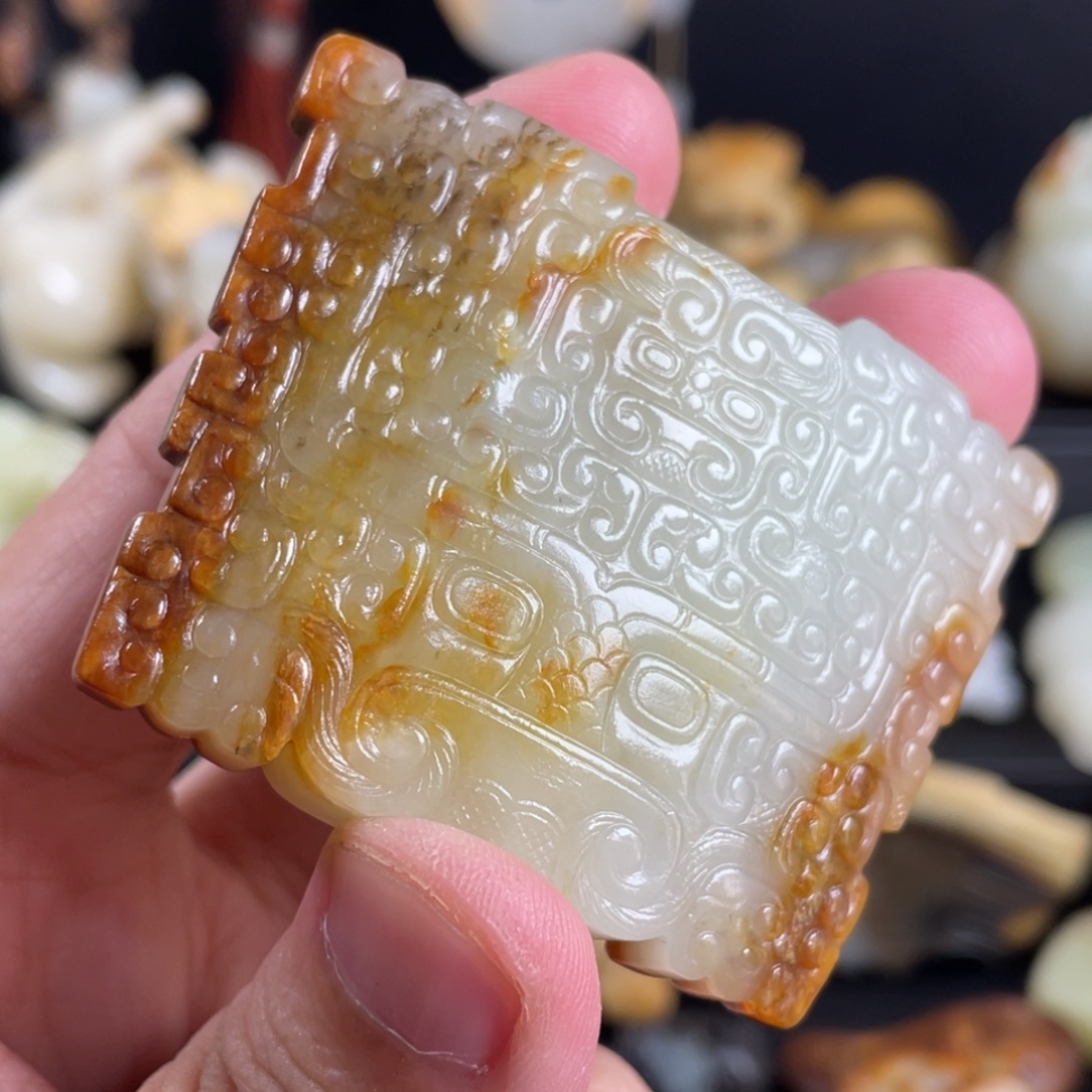 清***馨和田玉未镶嵌颈饰