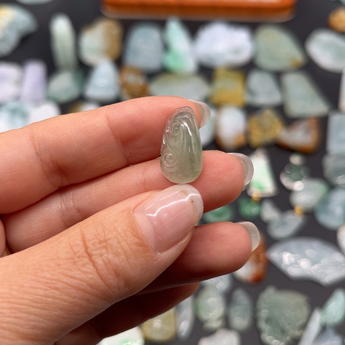 【闪购商品】翡翠颈饰未镶嵌如意