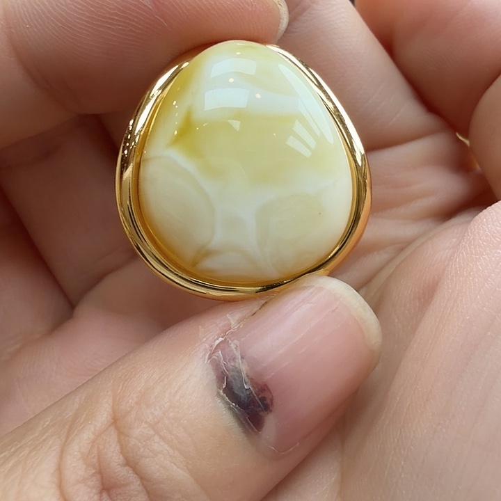 琥珀未镶嵌珠宝奇石