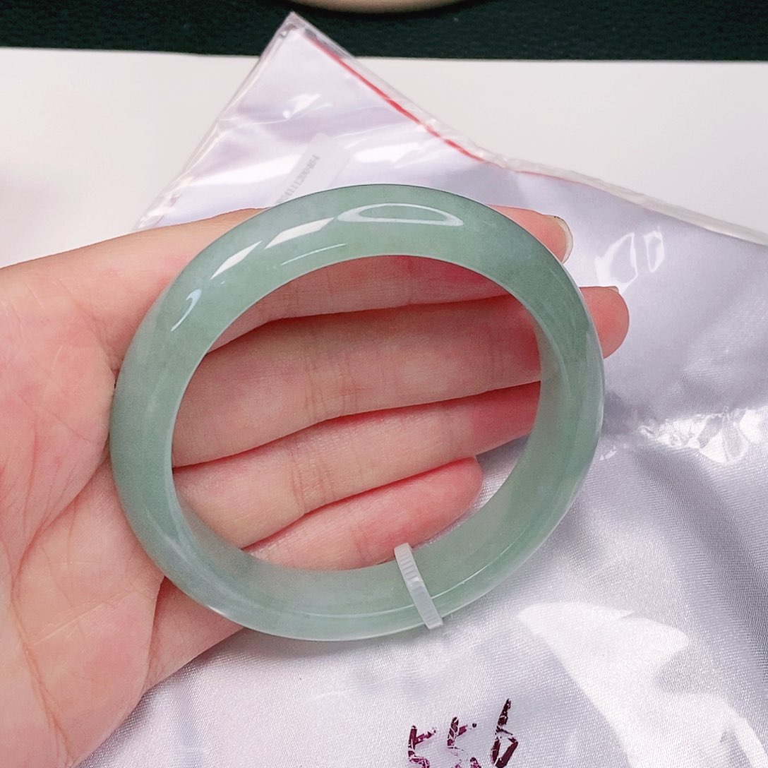 【闪购商品】翡翠手镯未镶嵌正圈