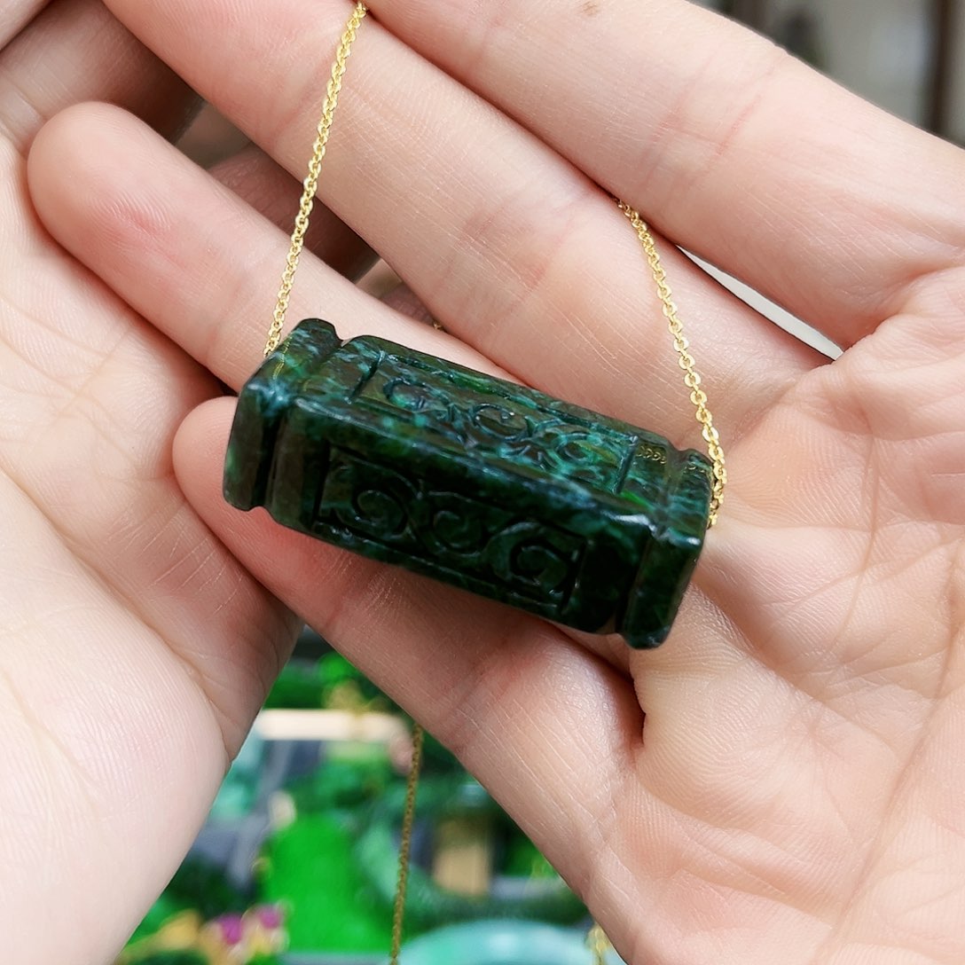 翡翠颈饰未镶嵌吊坠