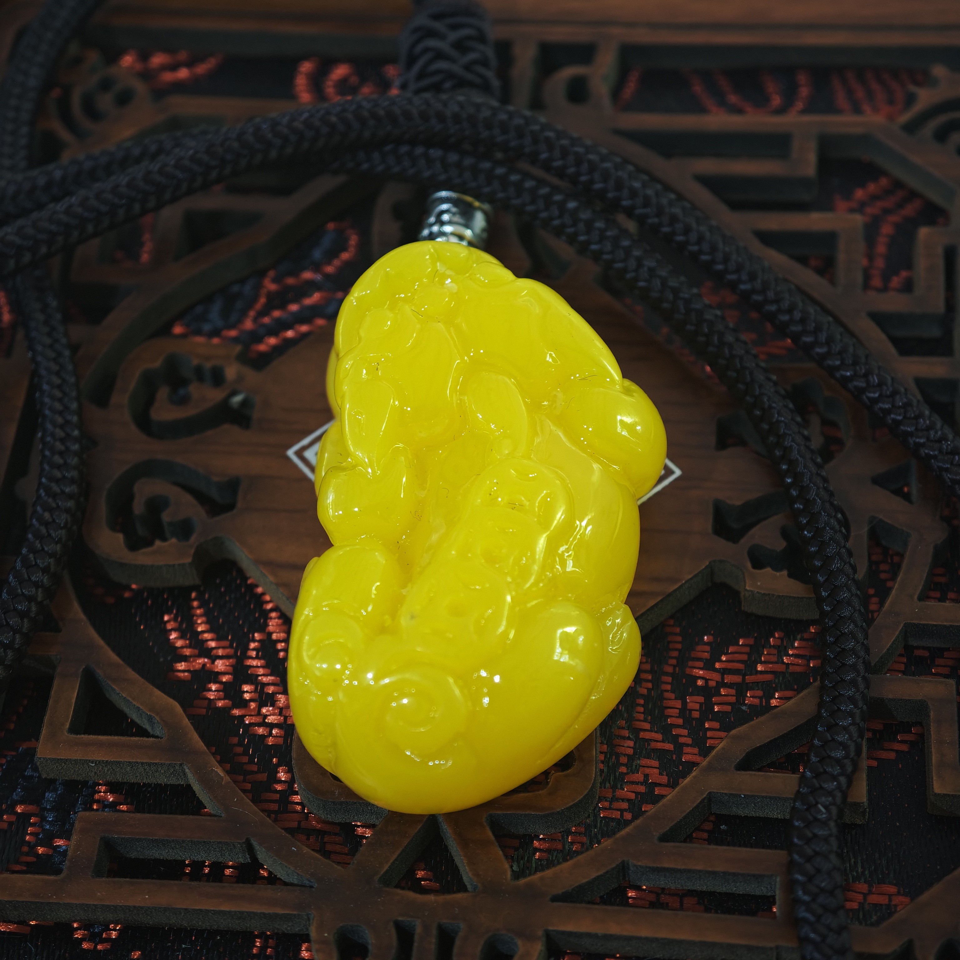 B32 蜡质貔貅吊坠