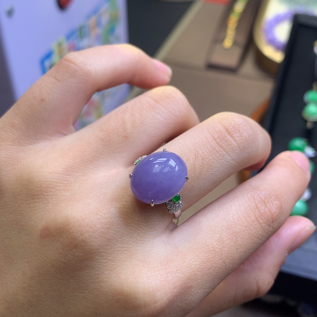 翡翠18K金镶嵌颈饰翡翠